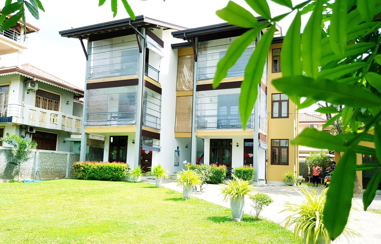 Sea Breeze Deluxe Inn Negombo Extérieur photo